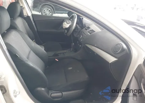 2013 Mazda Mazda3 I Sv z USA, uszkodzony, nr VIN JM1BL1TF3D1813659